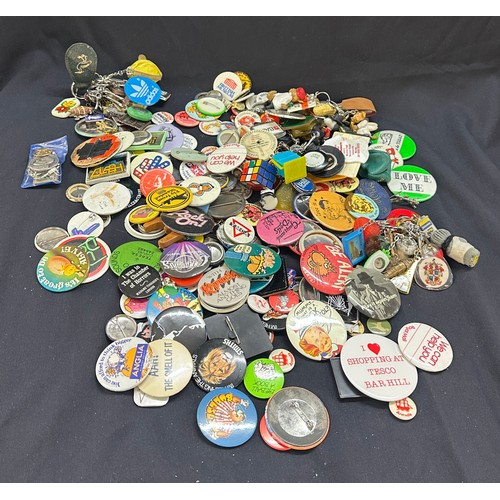 88 - Large selection of vintage and later badges and key rings