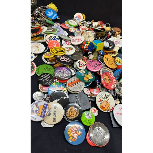 88 - Large selection of vintage and later badges and key rings