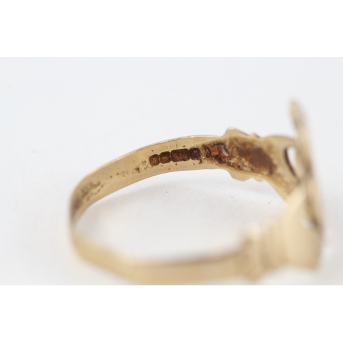 237 - 9ct gold claddah ring (2g)