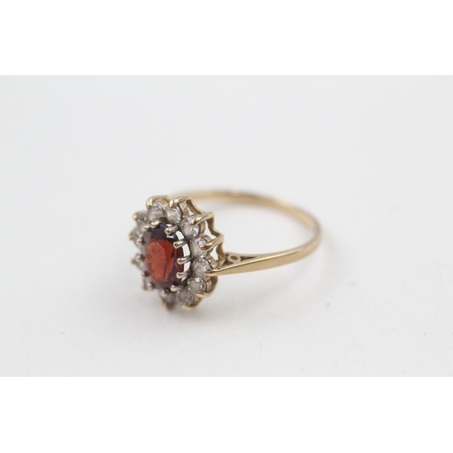 238 - 9ct gold red & white gemstone cluster ring (2.1g)