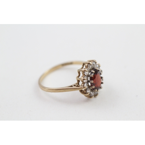 238 - 9ct gold red & white gemstone cluster ring (2.1g)