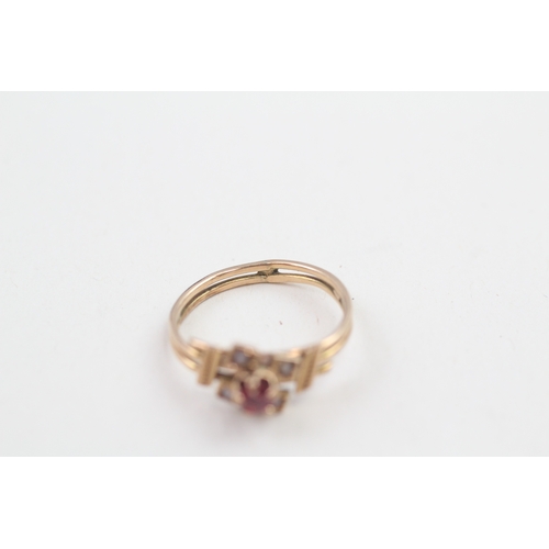 239 - 12ct gold antique ruby paste & seed pearl five stone dress ring (1.5g)