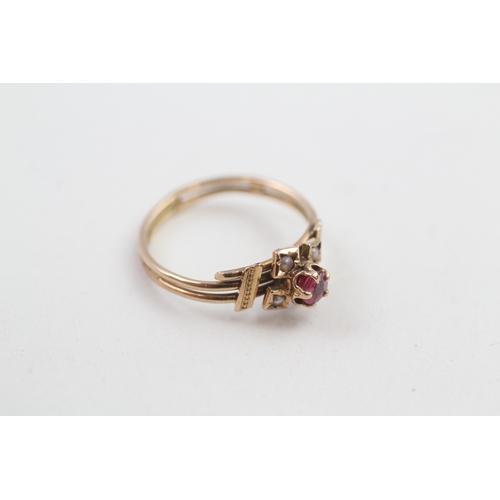 239 - 12ct gold antique ruby paste & seed pearl five stone dress ring (1.5g)