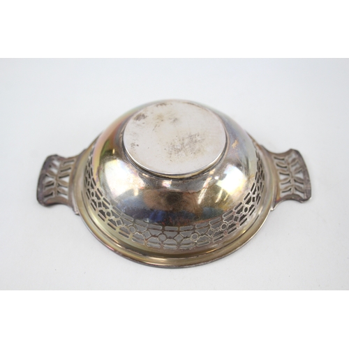 41 - .925 sterling twin handled dish / quaich