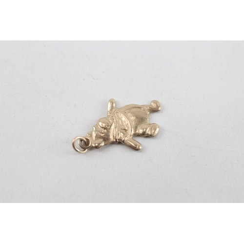 202 - 9ct gold winnie the pooh charm (0.6g)