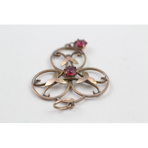 204 - 9ct gold edwardian garnet topped doublet pendant (2.3g)