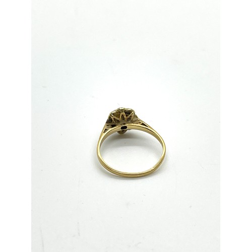 609 - 18ct Gold Diamond and Sapphire dress ring, total weight 2.6 grams