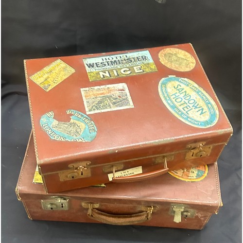 604 - 2 Vintage travel cases