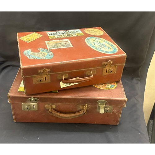 604 - 2 Vintage travel cases