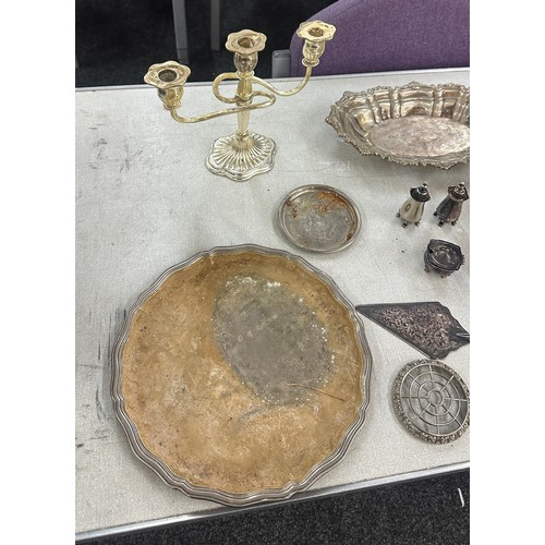 287 - Selection of silver plated items includes Viners etc