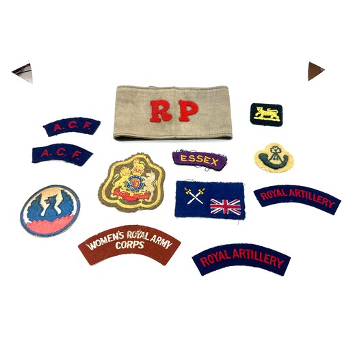 588 - Selection of army badges