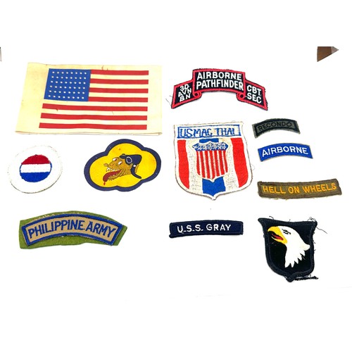 584 - Selection of US Army badges