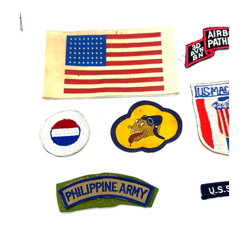 584 - Selection of US Army badges