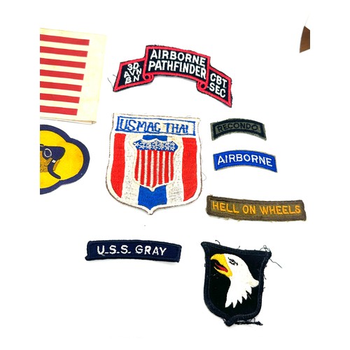 584 - Selection of US Army badges