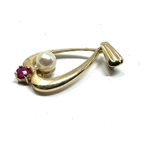 169 - 9ct gold ruby & cultured pearl pendant