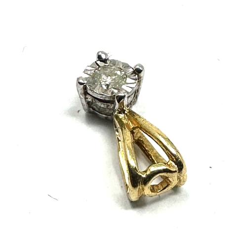 172 - 18ct gold diamond pendant