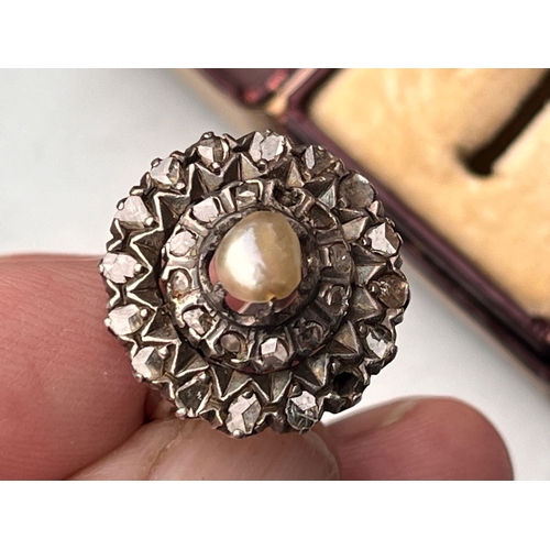 186 - Antique white & yellow metal ring set with rose cut diamonds & pearl uk size K measures approx 1.9cm... 