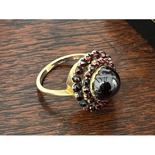 189 - Large antique impressive ladies cabochon garnet ring weight 5.5g diameter of the head 1.9 grm uk siz... 