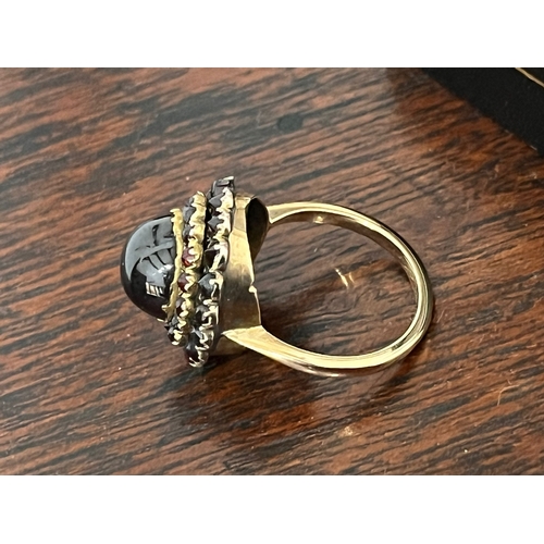 189 - Large antique impressive ladies cabochon garnet ring weight 5.5g diameter of the head 1.9 grm uk siz... 