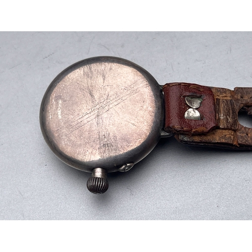 409 - Unusual ww2 military nurses watch Borgel type .winds and ticks dial diameter 2.7cm