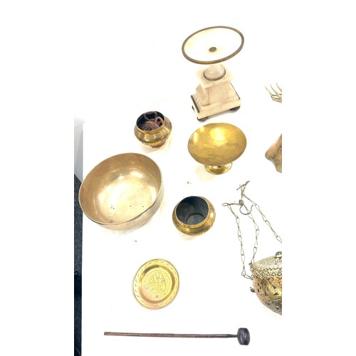 35 - Selection of assorted brass ware