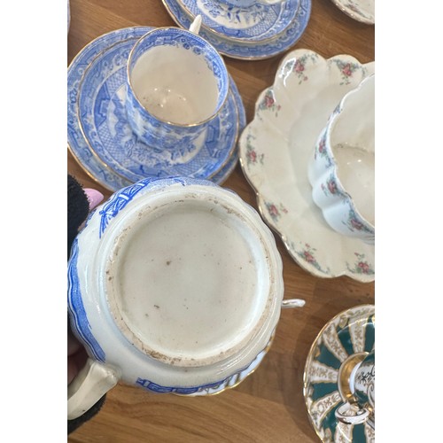 269 - Selection of vintage part tea services and trio sets all A/F