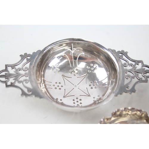 51 - 4 x .925 sterling salt dishes & tea strainer