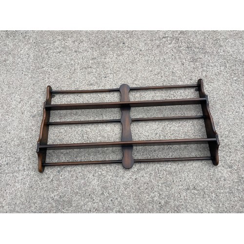 371 - Vintage oak plate rack measures approx 23 inches tall by 41 wide