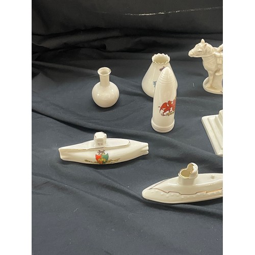 65 - 10 items of WW1 Crestware