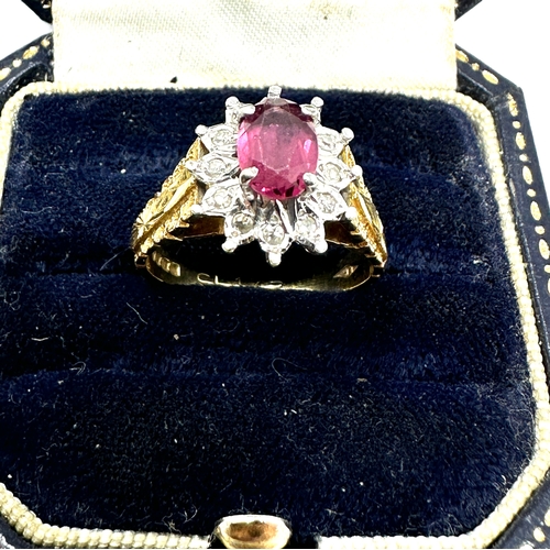 100 - 18ct gold garnet diamond halo ring weight 5.4g