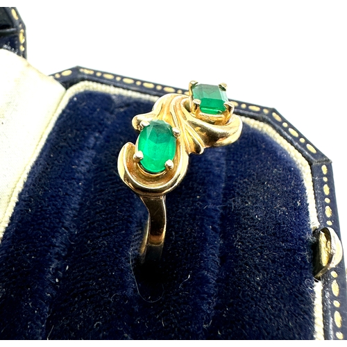 104 - 14ct gold green gemstone ring weight 4g