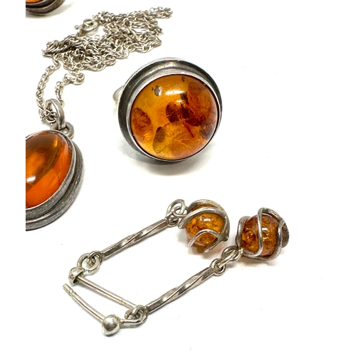 241 - Selection of silver & amber jewellery weight 32g