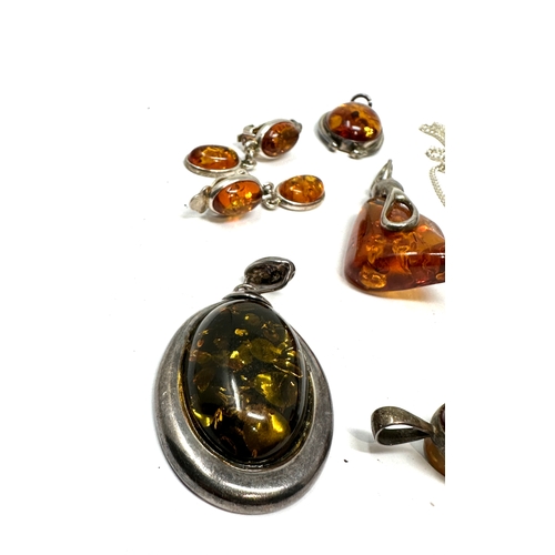 255 - selection of vintage silver & amber jewellery