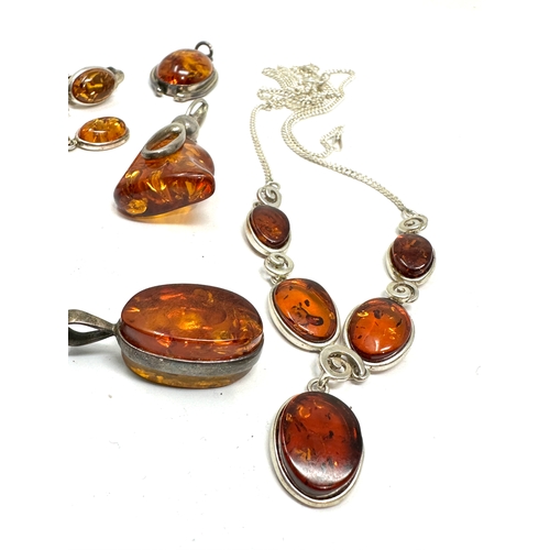 255 - selection of vintage silver & amber jewellery