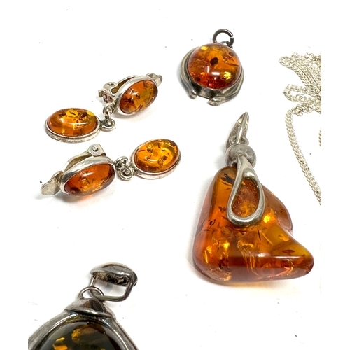 255 - selection of vintage silver & amber jewellery