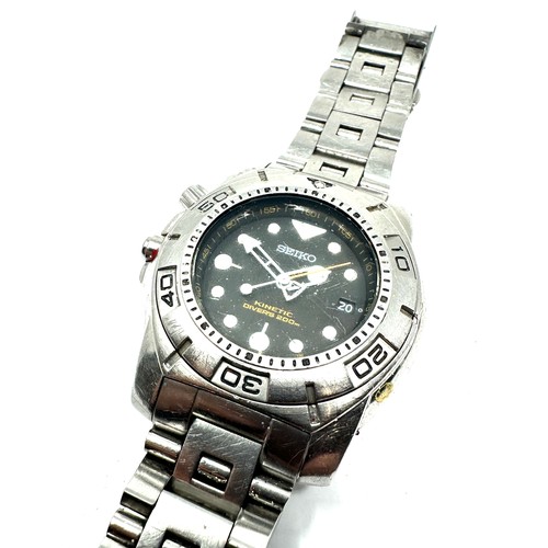 427 - Seiko Kinetic 5M62-0AY0 movement Diver 200m Gents S/STEEL wristwatch the watch is ticking when shake... 