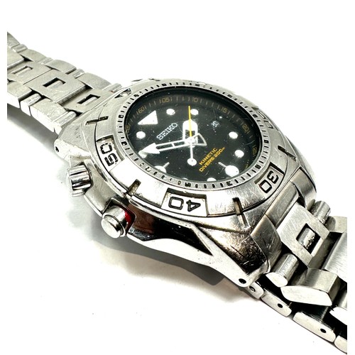 427 - Seiko Kinetic 5M62-0AY0 movement Diver 200m Gents S/STEEL wristwatch the watch is ticking when shake... 