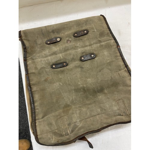 556 - WW2 German army backpack and old plate