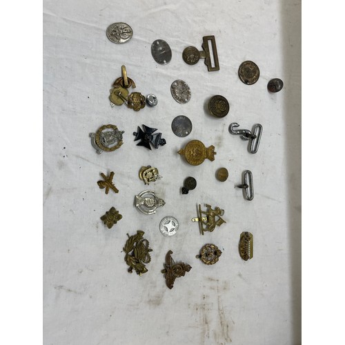 537 - Selection of military army naval badges and insignia