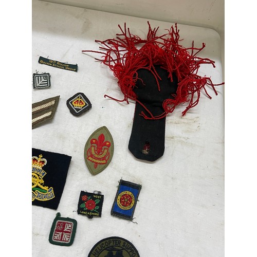 552 - Selection of British military badges