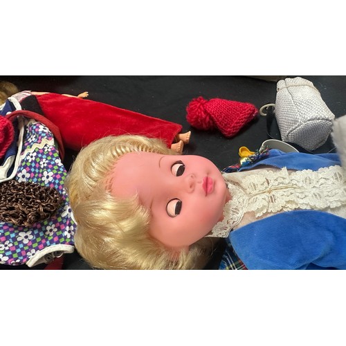 138 - Selection of vintage toy dolls with accessories to include Barbie and Tammy dolls