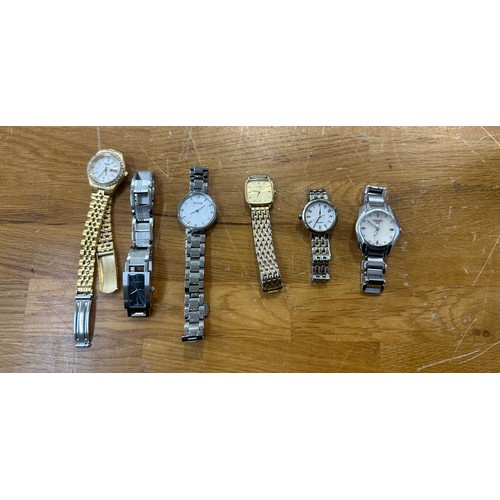 560 - Selection of assorted wrist watches  including Tissot & Seiko- untested