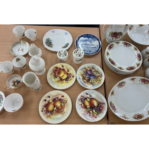 140 - Selection of part dinner and tea Royal Norfolk services, selection of collectors by Jade, various ot... 