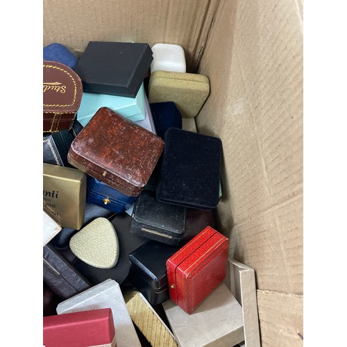 180 - Large quantity of vintage jewellery boxes