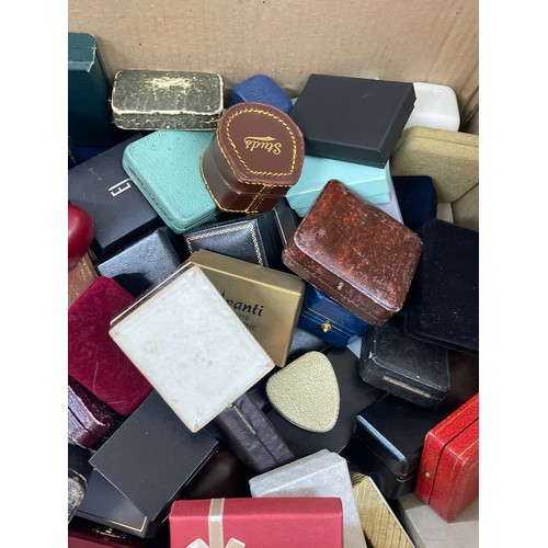 180 - Large quantity of vintage jewellery boxes