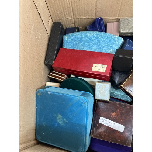 180 - Large quantity of vintage jewellery boxes