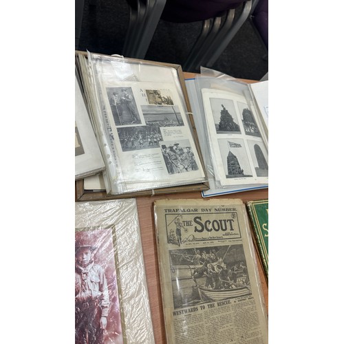 142 - Selection of vintage Scout memorabilia to include information booklets, photos, books etc