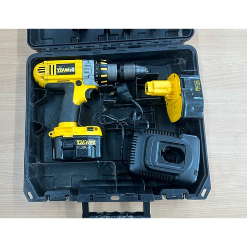 234 - Dewalt DC935 14.4v drill, batteries hold charge, working order