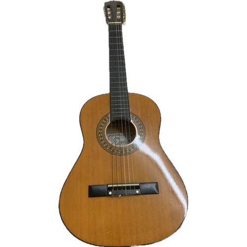 150 - Small 6 String guitar, encore