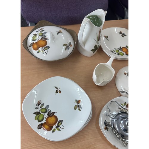 204 - Midwinter part dinner set, Oranges and Lemons designed by John Russell